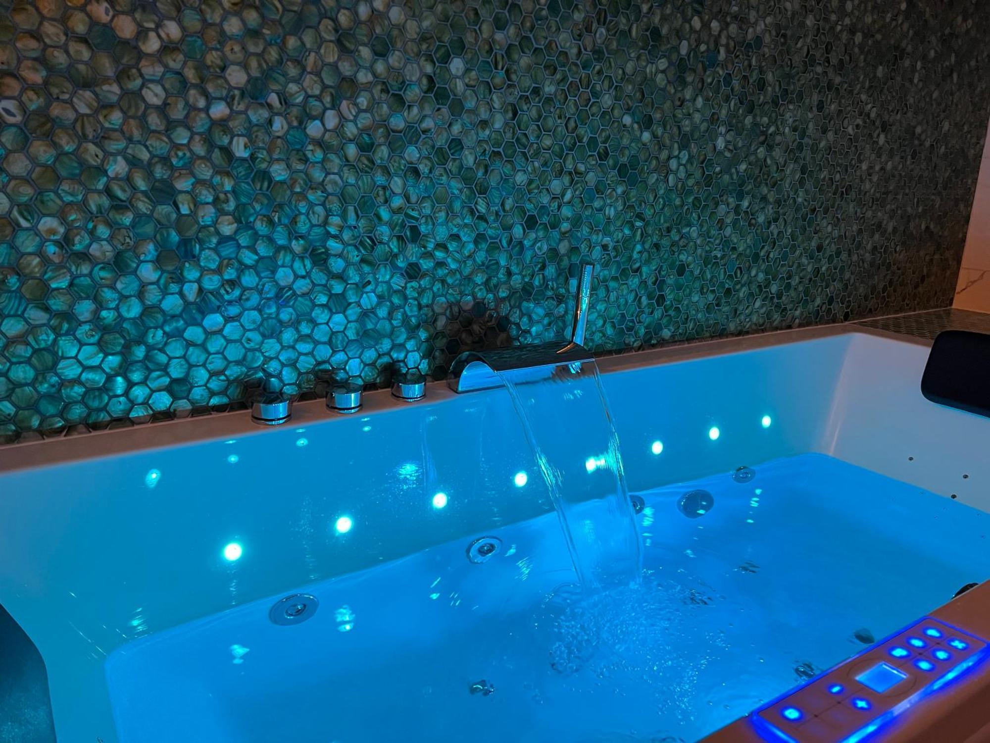 Lyon Premium - Luxezen Spa Villeurbanne Zewnętrze zdjęcie